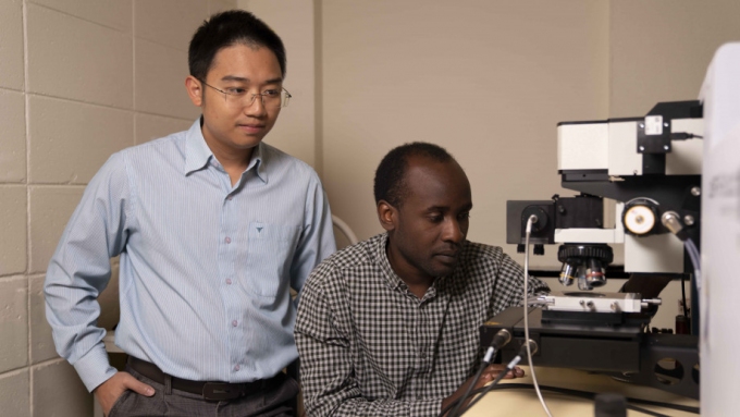 Dr Hieu Nguyen and PhD Candidate Mike Tebyetekerwa