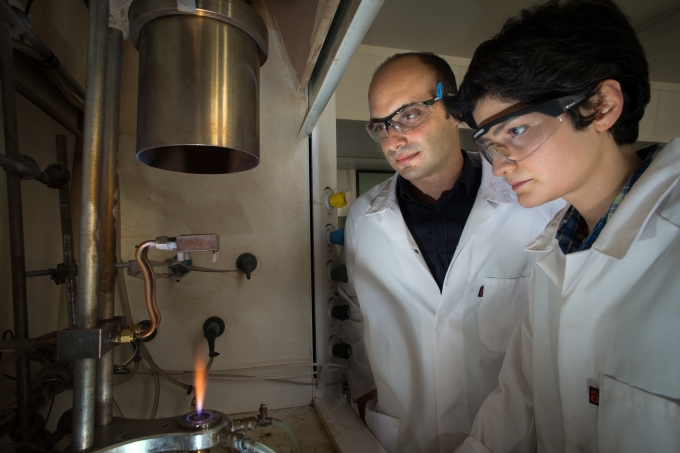 Antonio and Noushin in Lab